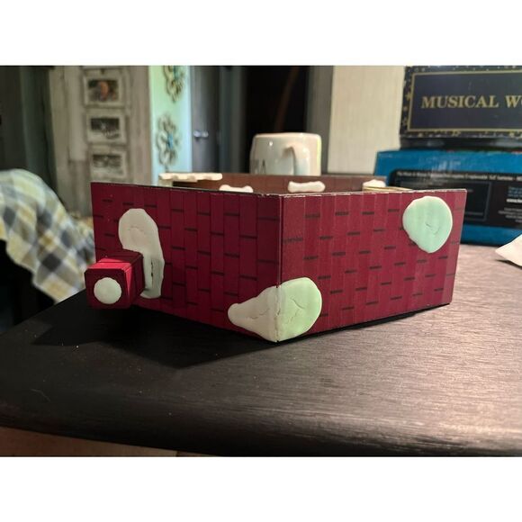 Christmas Musical wooden house. - Picture 14 of 15